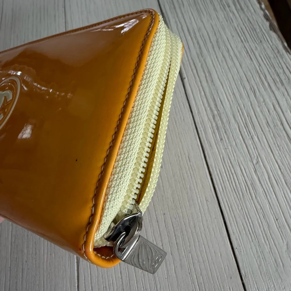 CHANEL Glossy Yellow Patent Zippy Wallet - Picture 4 of 11